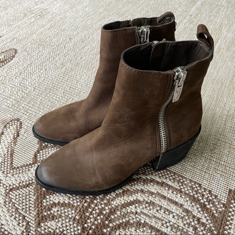 Vince Camuto Imala Ankle Boots Women’s 7 M Suede